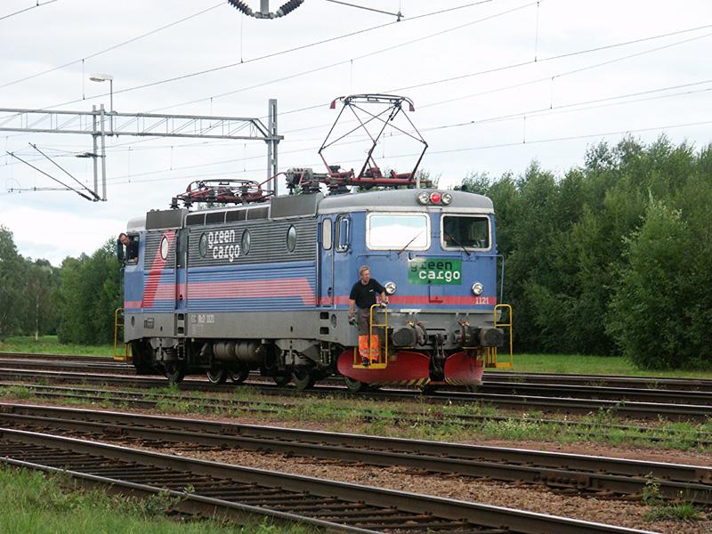 Rc2 1121 beim Rangieren in Mora. 12.08.2005