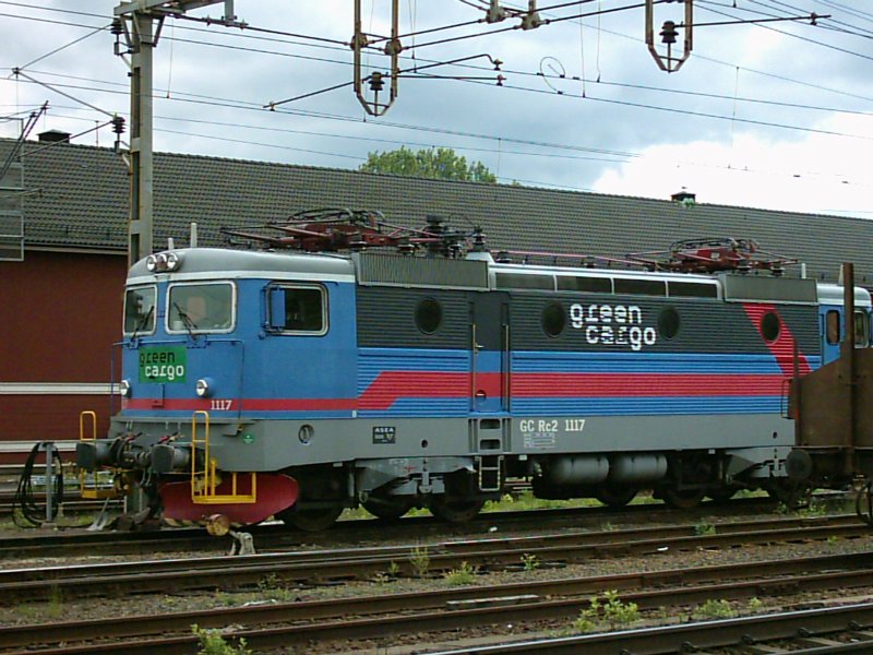 RC2 der Green Cargo in Vxj mit einem Holzzug in Richtung Nord
