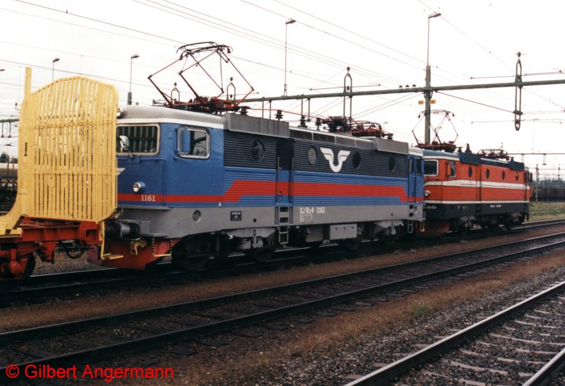 RC4 1161 und RC4 1138 vor Leerholzzug am 05.08.1999 in nge