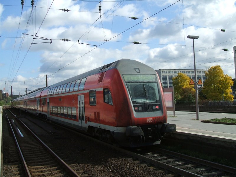 RE 1 von Aachen nach Hamm in Bochum Hbf.(25.09.2007)
