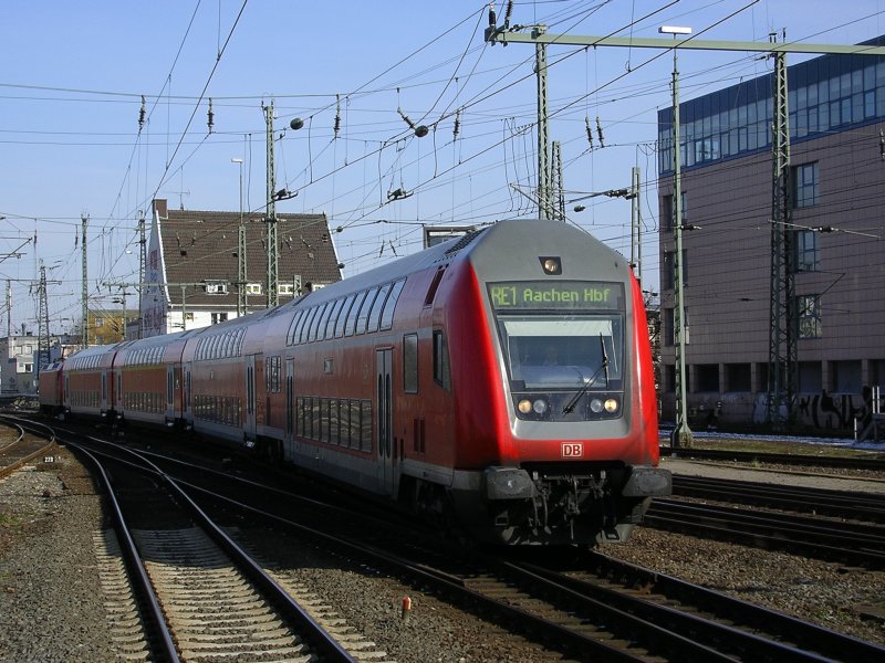 RE 1 Hamm - Aachen im Schub die 146 008-8 , Einfahrt in Dortmund Hbf.(23.03.2008)
