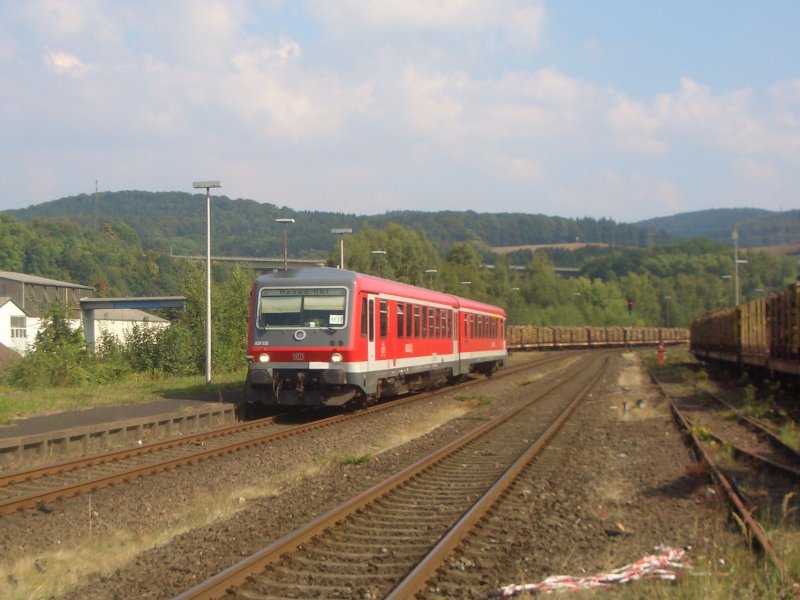 RE 17 nach Hagen erreicht am 19.09.09 den Bahnhof Arnsberg.