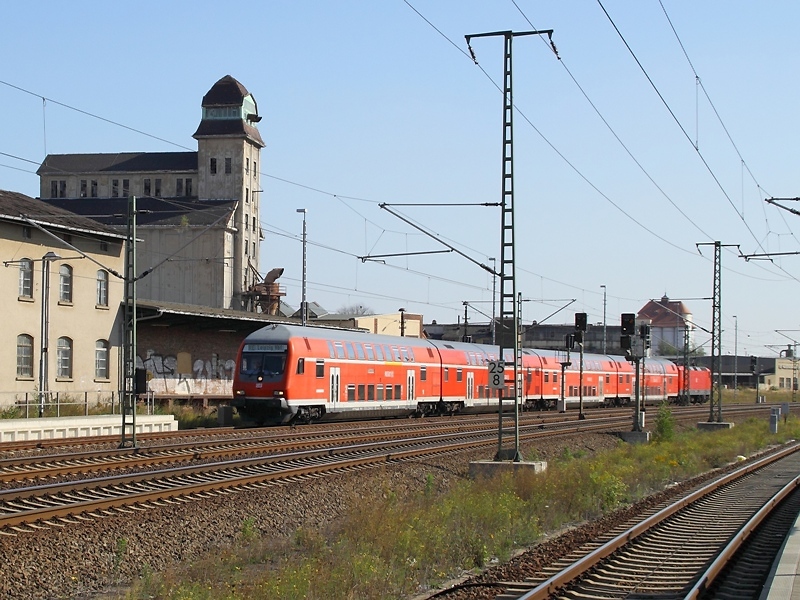 RE 17452 kommt am 26.9.2009 in Wurzen an. Ziel ist Leipzig Hbf.