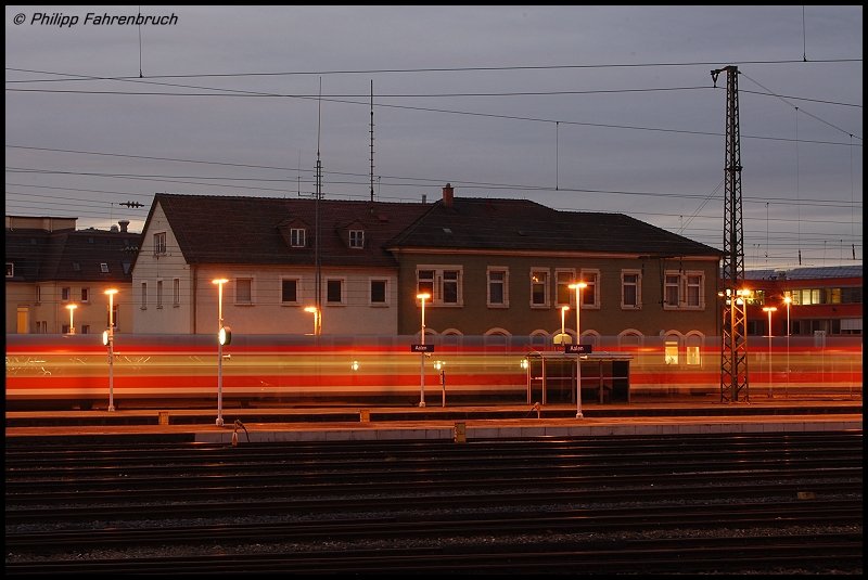 RE 19457 am Abend des 23.01.08 bei der Einfahrt in den Aalener Bahnhof.