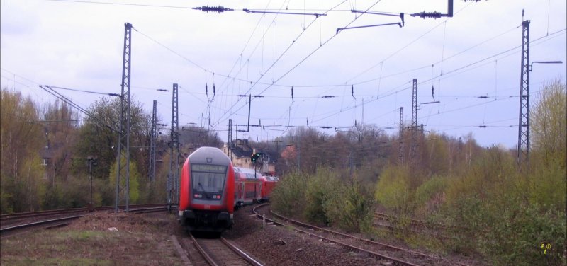 RE 2 Rhein-Haard-Express von Mnster nach Mnchengladbach. Aufgenommen in Essen-Kray-Nord. 07.04.2007