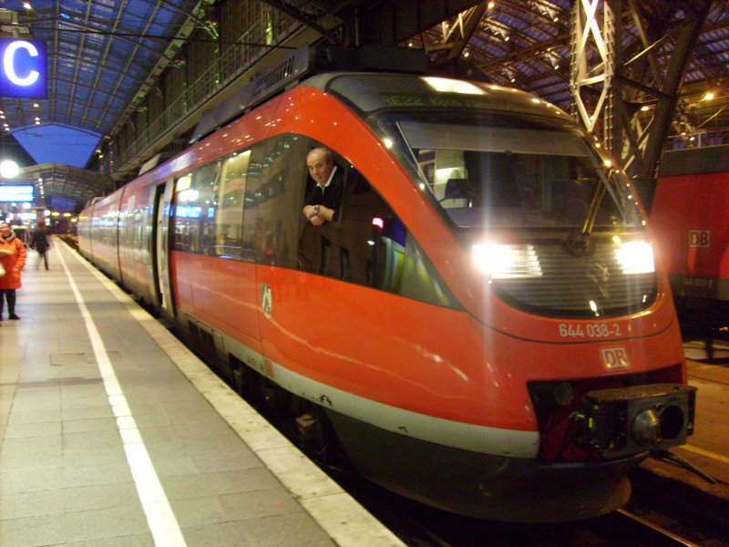 RE 22  Eifel- Express  alias 644 038 hat soeben den Hauptbahnhof in Kln erreicht. 25.01.2008