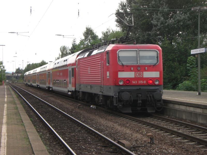 RE 22041 mit der 143 315-0 am 05.09.2008 auf dem Weg von Stuttgart kommend nach T�bingen (KBS 760).