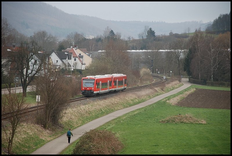 RE 22528 nach Crailsheim.(650 118 + 650 104) Aufgenommen bei Unterkochen am 02.04.08.