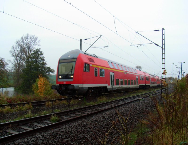 RE 26107, von Leipzig nach Zwickau, hier bei Kotteritz kurz nach dem Halt in Altenburg, 27.10.08