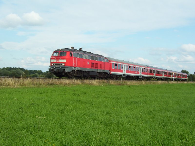 RE 32684 (Mnchen - Memmingen) am 25.8.2008 bei Buchloe.