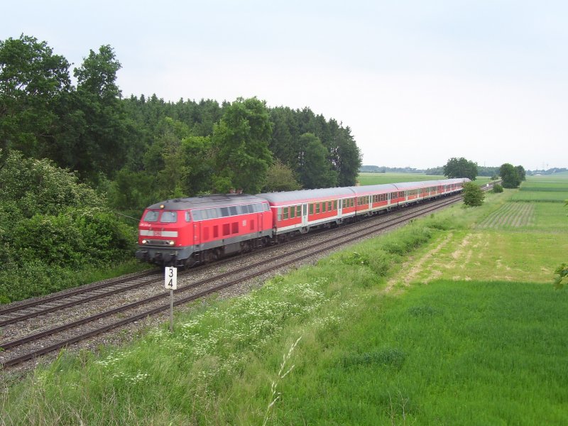 RE 32992 am 11.6.2008 sdlich von Buchloe auf der Fahrt nach Kempten