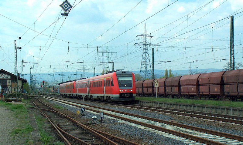 RE 3313 von Saarbr�cken Hbf nach Frankfurt (Main) Hbf, in Mainz-Mombach; 23.04.2008