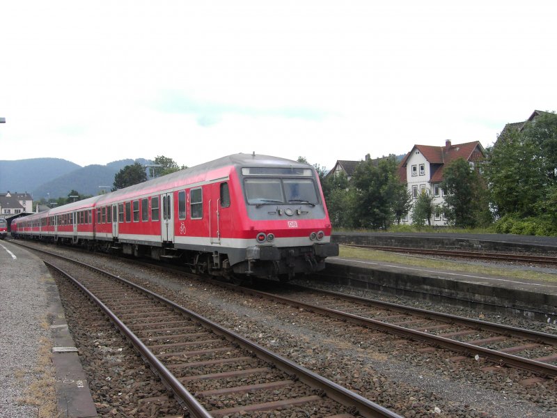 RE 3607 von Bad Harzburg nach Ilsenburg. Hier im  Bahnhof Bad Harzburg (12.7.2007)