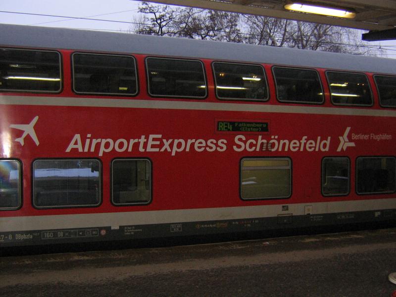 RE 4 nach Rathenow ber Flughafen Schnefeld, in Falkenberg Elster