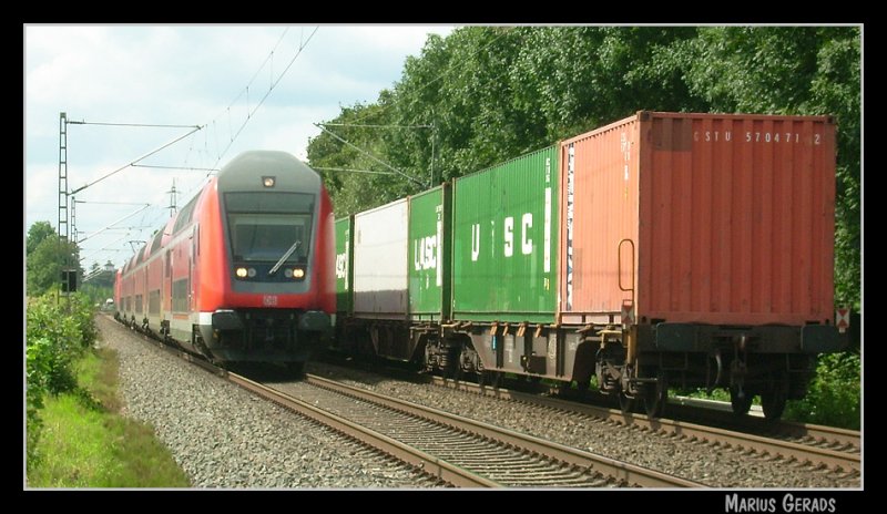 RE 4  Wupper-Express  mit 763.6 Stw an der Spitze gen Dortmund. Foto entstand an der inzwischen ehem. Anrufschranke Geilenkirchen. 18.August 2007