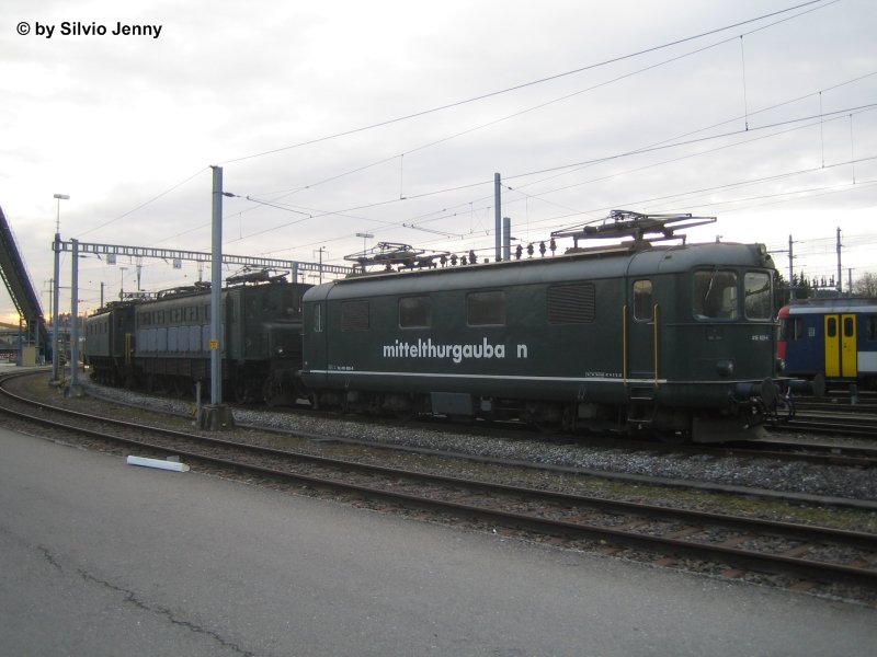 Re 416 628-6 ex. MThB (an Thurbo vermietet). Wird sehr wahrscheinlich auch zur R4C wechseln, wie die hinteren beiden Ae 4/7 1101 und 10950 ex. ClassicRail. Leider wurde die Lok des ''h''s beraubt... UA Oberwinterthur 7.3.07