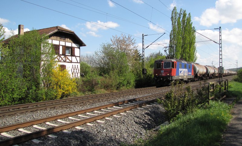 Re 421 375-7 zwischen Winterhausen und Heidingsfeld am 19.04.2009