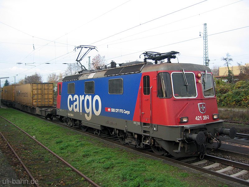 Re 421 389-8 in Wiesbaden-Schierstein am 20. November 2006