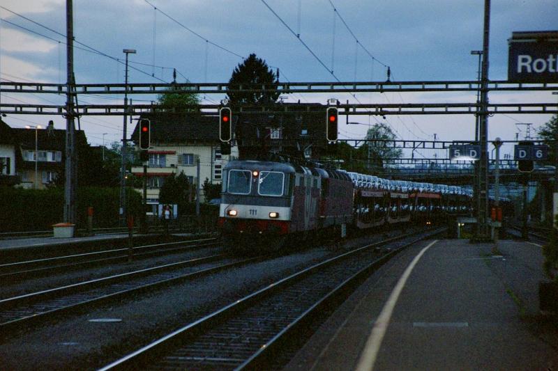 Re 436 am 10.5.03 in Rotkreuz
