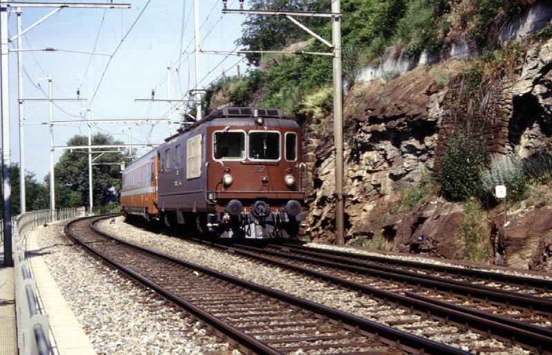 Re 4/4 167 der BLS in Juni 1996 bei Lalden 