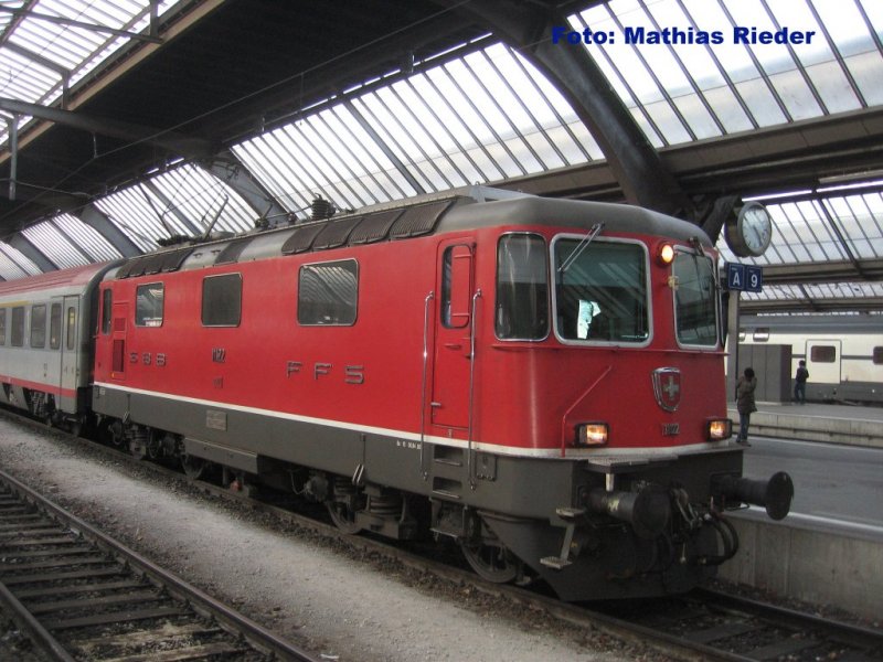 Re 4/4 II 11122 in Zrich HB auf Manver am 17.01.09