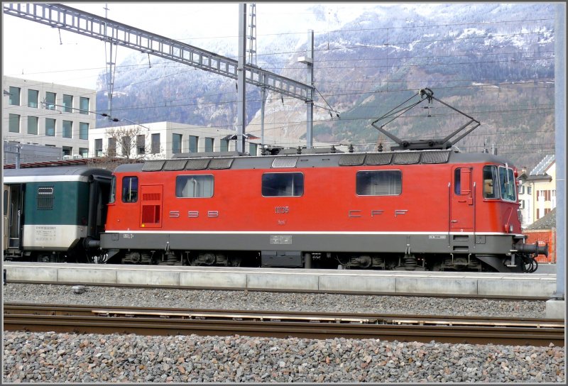 Re 4/4 II 11135 in Chur. (13.03.2008)
