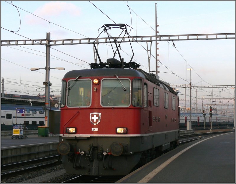Re 4/4 II 11138 in Zrich HB. (15.01.2008)