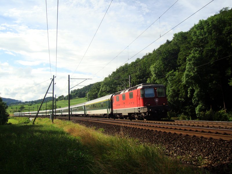 Re 4/4 II 11155 mit IR bei Tecknau am 08.07.2008