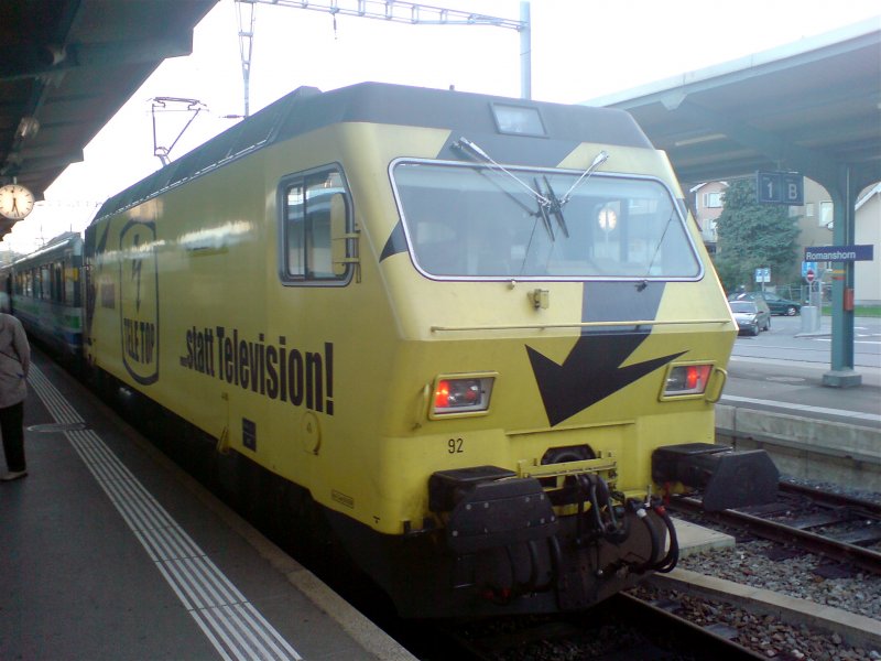 Re 456 092-6  mit dem Voralpenexpress  in Romanshorn 09/2006