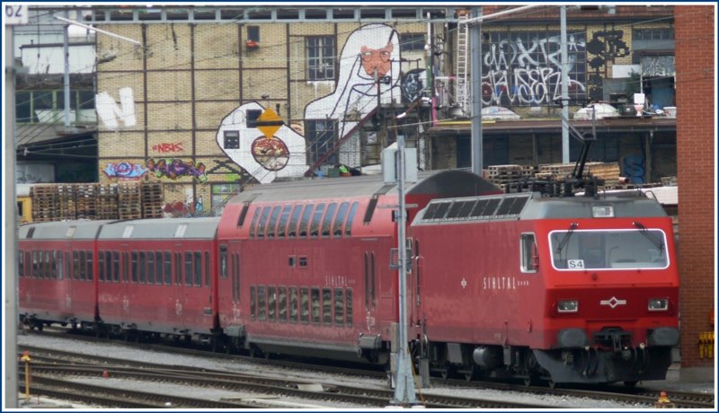 Re 456 545 mit S4 Pendel in Warteposition in Zrich Giesshbel. (31.03.2009)