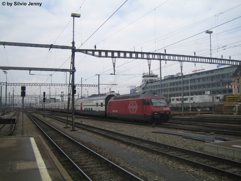 Re 460 001-1 ''Ltschberg'' mit IC Dosto am 24.4.08 in Zrich HB