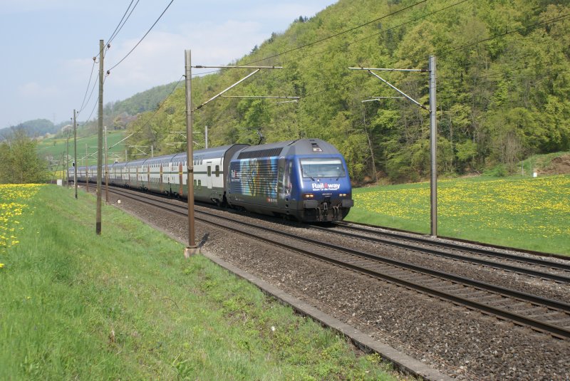 Re 460 005-2 am 21.4.09 in Tecknau.