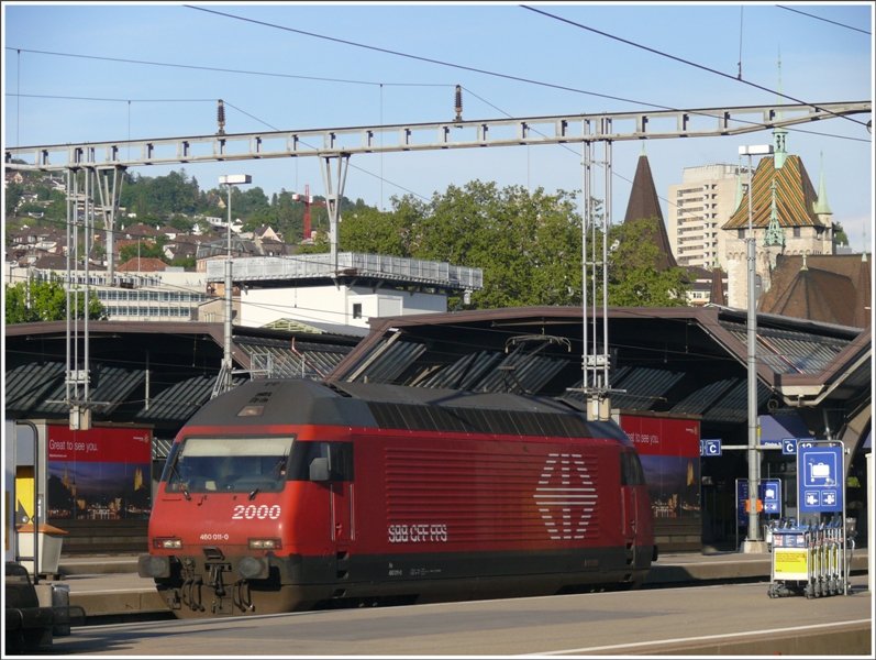 Re 460 011-0 verlsst den HB Zrich auf dem Weg ins Depot. (16.05.2009)