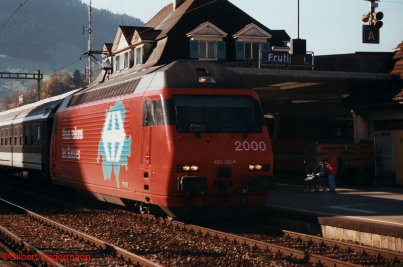 Re 460 035-9  am 12.10.1996 in Frutigen.