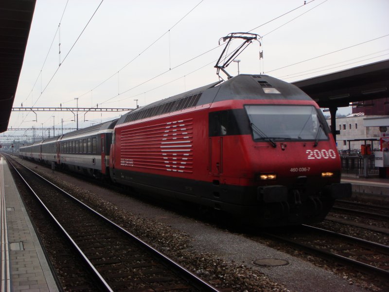 Re  460 036 mit EC nach Basel SBB bei der Durchfahrt in Rotkreuz am 09.04.2008