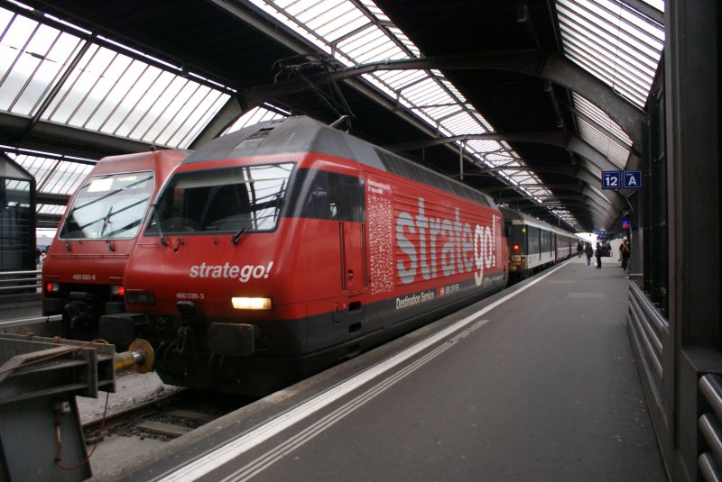 Re 460 038-3 steht am 18.1.09 in Zrich Hauptbahnhof.