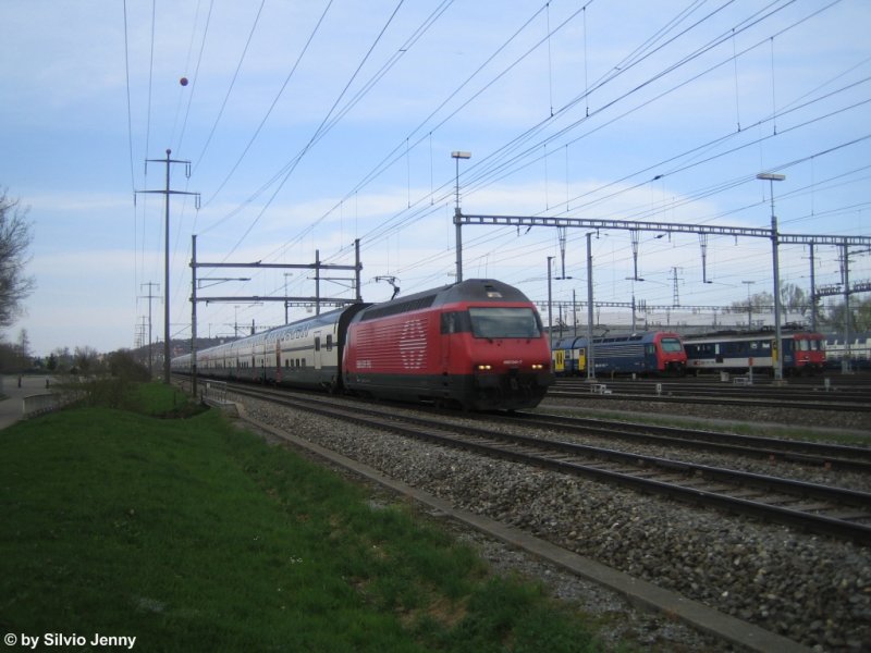 Re 460 041-7 ''Mendrisiotto'' am 11.4.09 mit IC 836 nach Brig bei der Unterhaltsanlage Oberwinterthur.