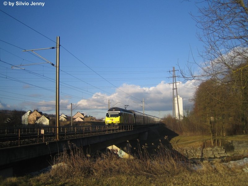 Re 460 053-2 ''login'' verlsst mit einem IC bei der Tssmhle am 2.2.08 Winterthur in Richtung Westen.