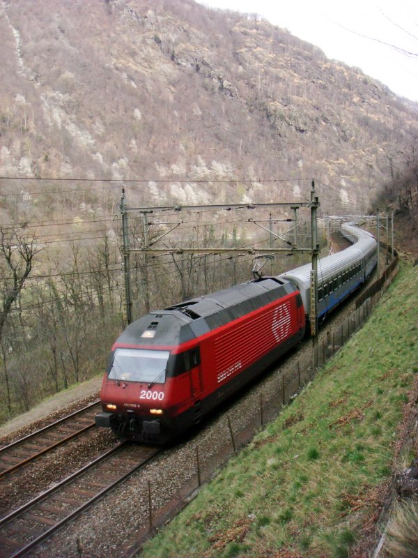 Re 460 059 mit CIS nach Zrich HB am 03.04.2008 bei Giornico