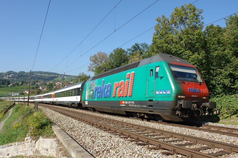 Re 460 062 Reka Rail et IR vers Bossiere 21 septembre 2006