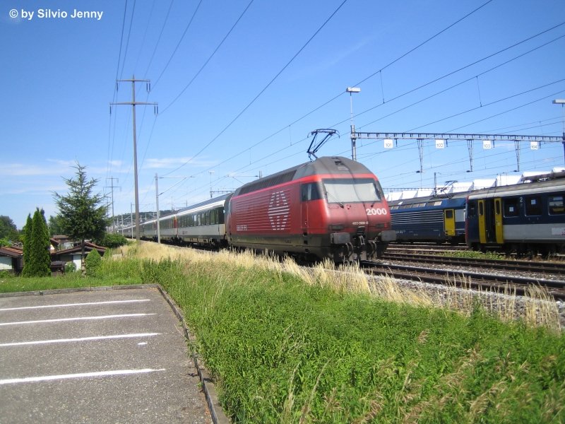 Re 460 069-8 ''Verkehrshaus'' mit IC nach Romanshorn am 24.6.07 bei der UA Oberwinterthur.