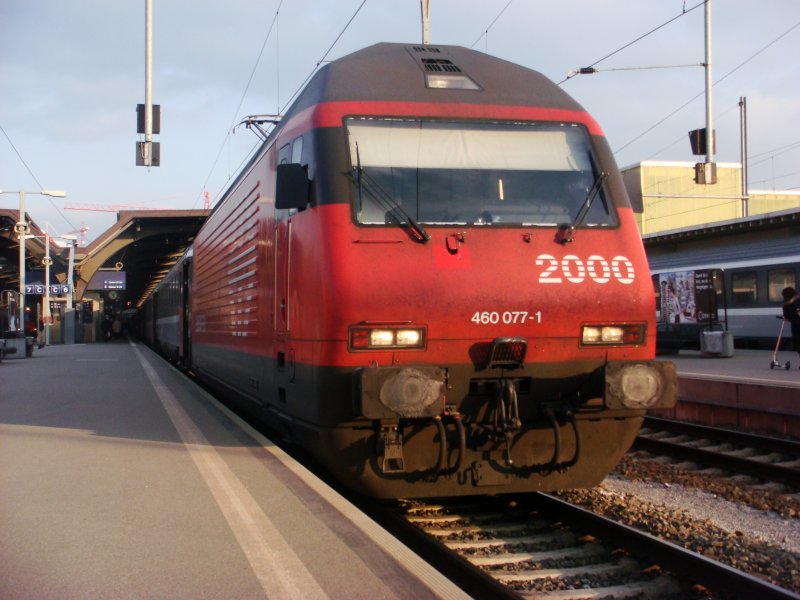 Re 460 077 mit EC nach Chur in Zrich HB am 08.03.2008