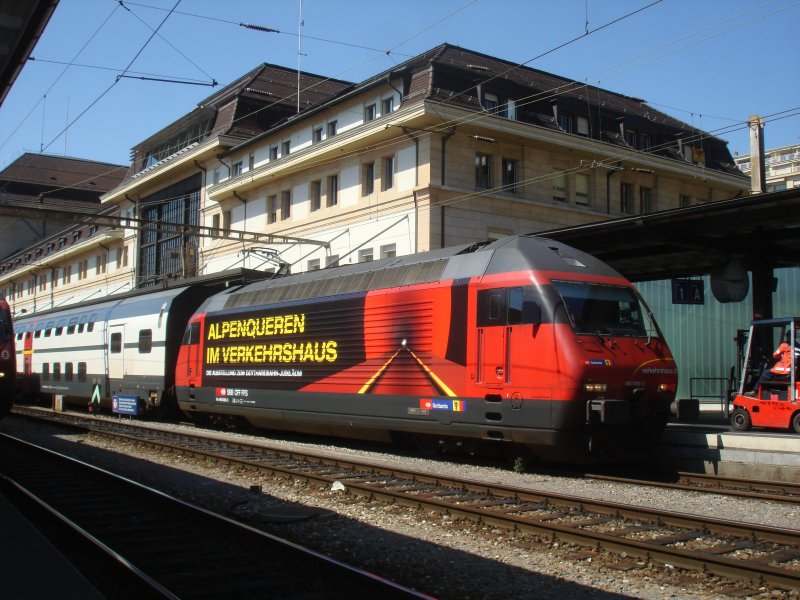 Re 460 080 mit IC Genf-St.Gallen bei einem kuren Halt in Lausanne am 26.8.2007 