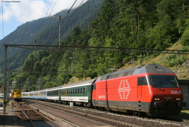 Re 460 088-8 mit dem EC 178 (Milano Centrale-Zrich HB) bei der Durchfahrt Waasen am 16.8.08