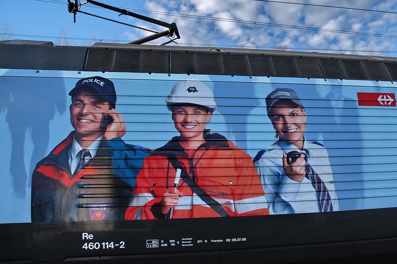 Re 460 114-2. Ein schnes Detail auf der  SECURITRANS  Werbelok, die ich heute zum ersten Mal sah. Bahnhof Frick (Kanton Aargau) am 5.12.2006 