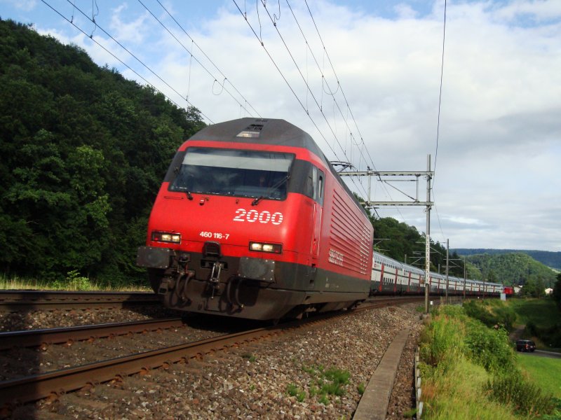 Re 460 116 am 08.07.2008 auf Solofahrt zwischen Tecknau und Gelterkinden.