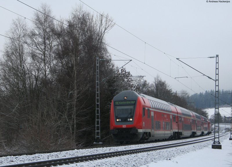 RE 4708 (Konstanz-Karlsruhe Hbf) Mit Schublok 146 236-5  Triberg  am km 70,0 1.1.09