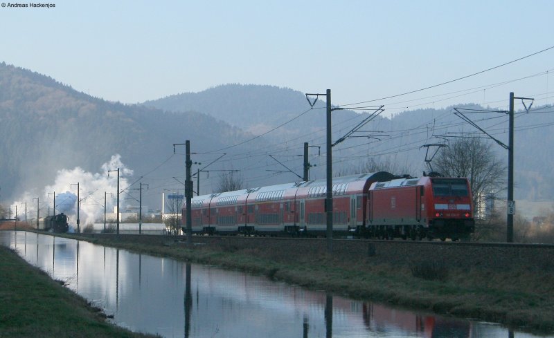 RE 4708 (Konstanz-Karlsruhe) mit Schublok 146 234-0 am Kanal in Haslach 3.1.09 Im Hintergrund ist bereits 50 2740 zuerkennen