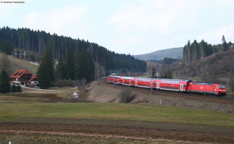 RE 4712 (Konstanz-Karlsruhe Hbf ) mit Shcublok 146 229-0 am km 70,0 6.4.09