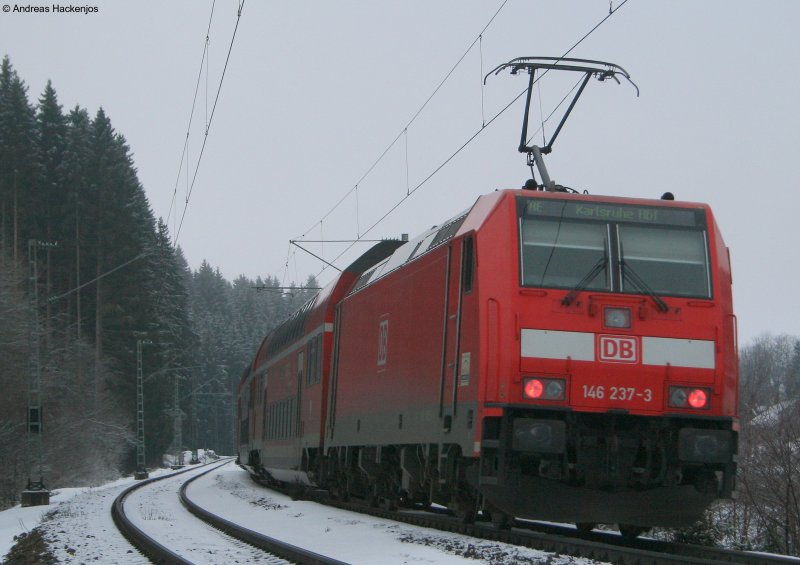 RE 4716 (Konstanz-Karlsruhe) mit Schublok 146 237-3  Karlsruhe  am km 69,8 1.1.09